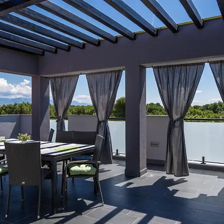 Διαμέρισμα With Parking Space - 23252