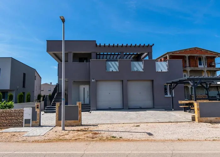 With Parking Space - 23252 شقة